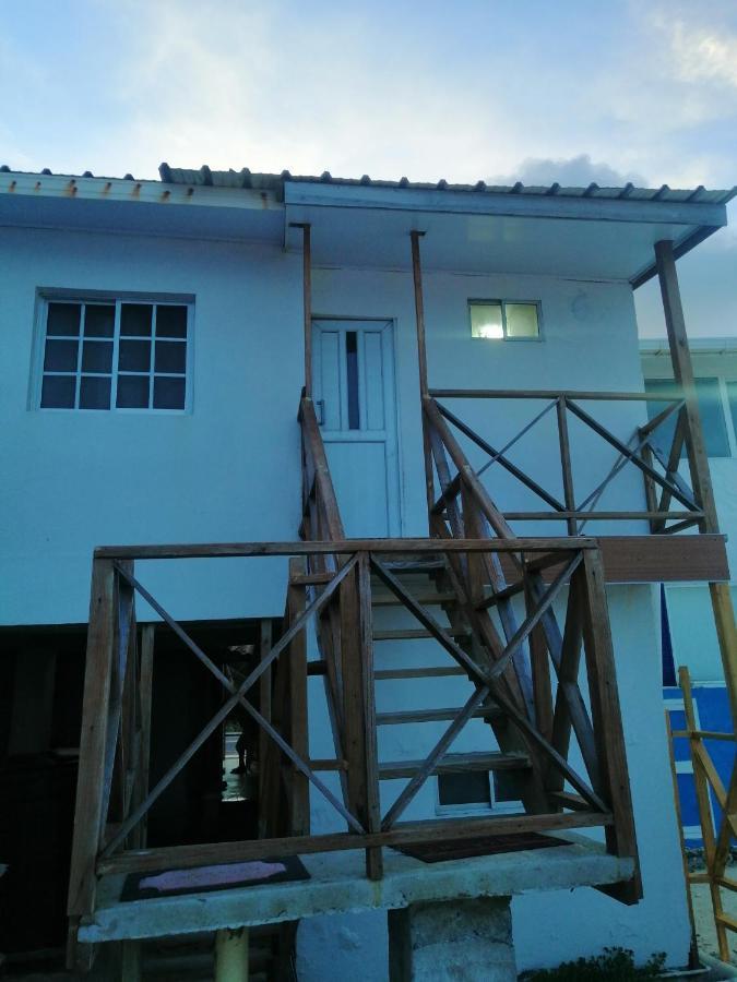 Miss Bassy'S Lodging Otel San Andrés Dış mekan fotoğraf